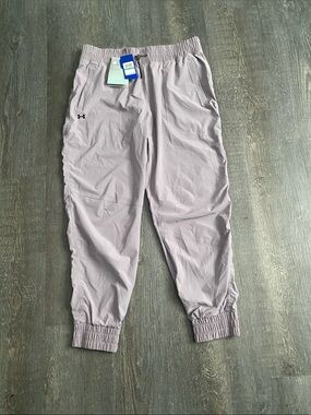 Under Armour Women’s Light Lavender Joggers.